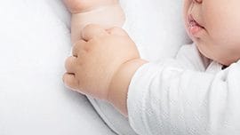 Bebeğimin uykusu çok düzensiz. Düzenli hale getirmek için ne yapmalıyım?